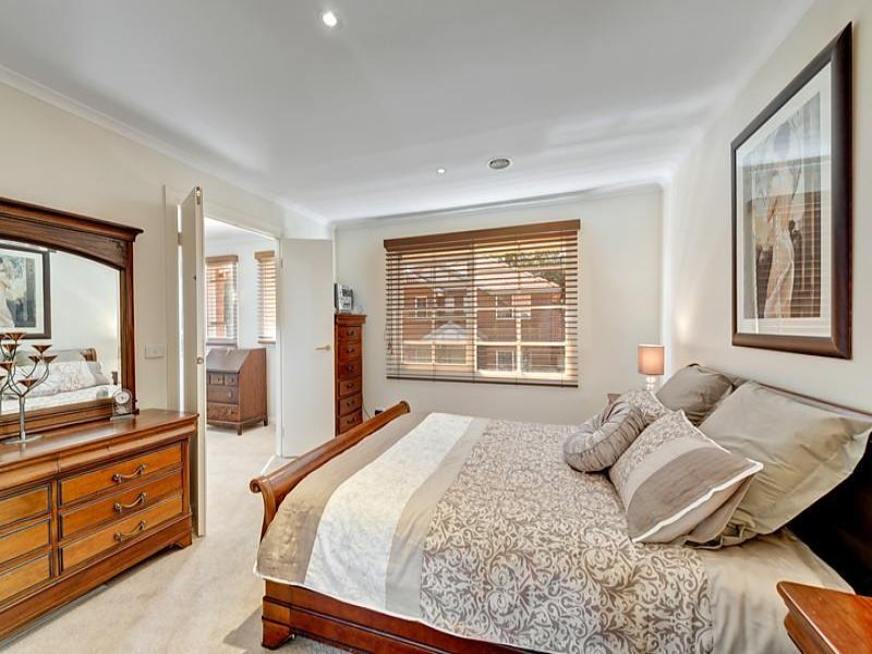 4/45 Kent Road, Surrey Hills image 6