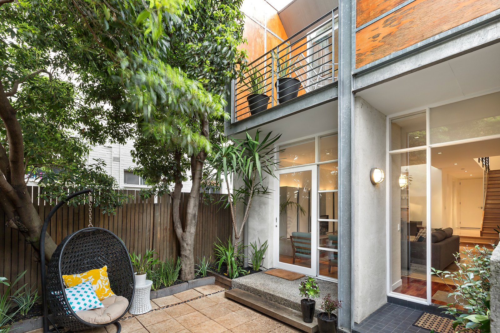 4/46 Wellington Street, St Kilda image 1