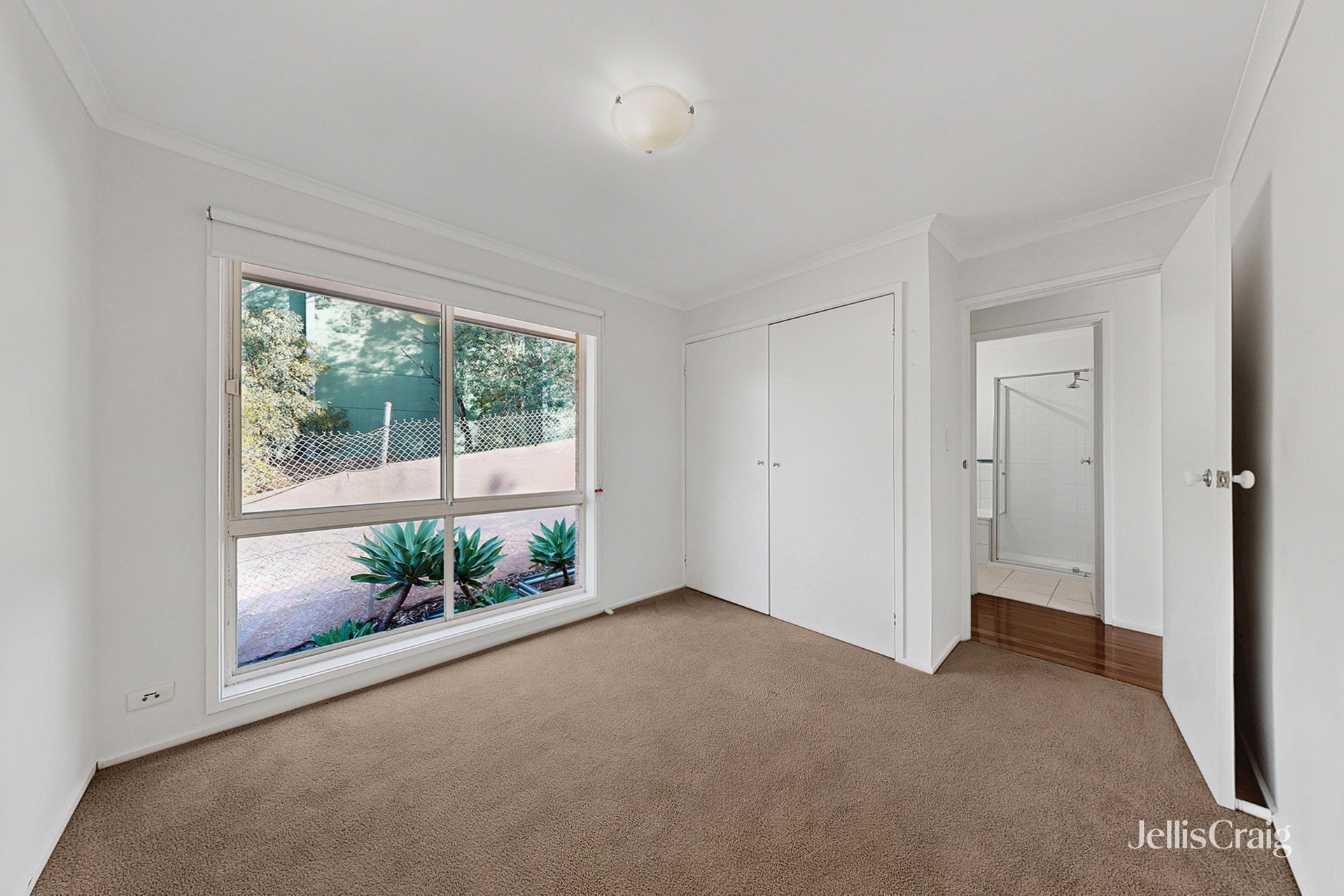 4/465 Pascoe Vale Road, Strathmore image 8