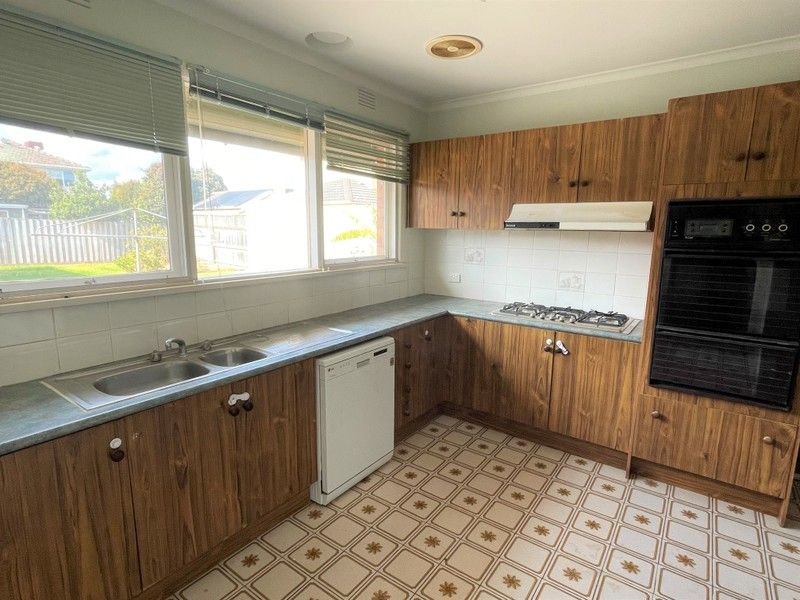 448 Huntingdale Road, Mount&nbsp;Waverley image 2