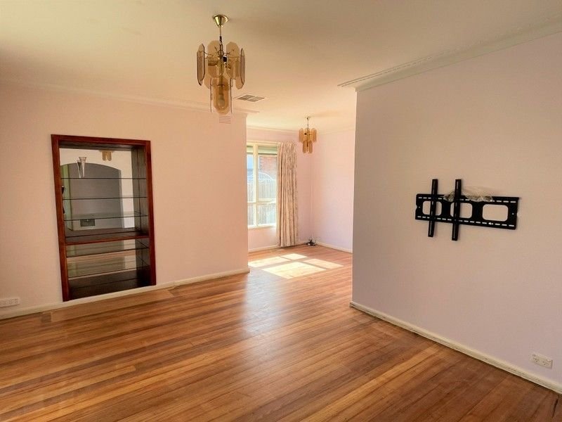 448 Huntingdale Road, Mount&nbsp;Waverley image 3