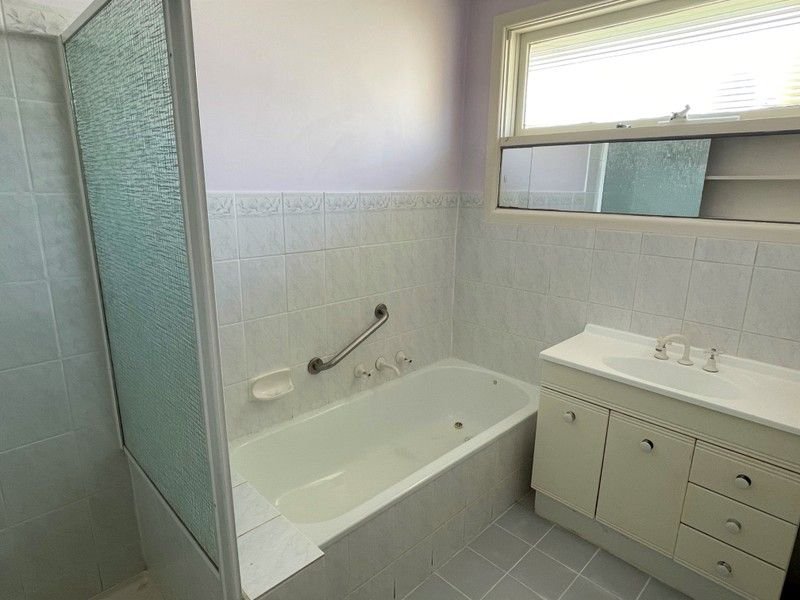 448 Huntingdale Road, Mount&nbsp;Waverley image 6