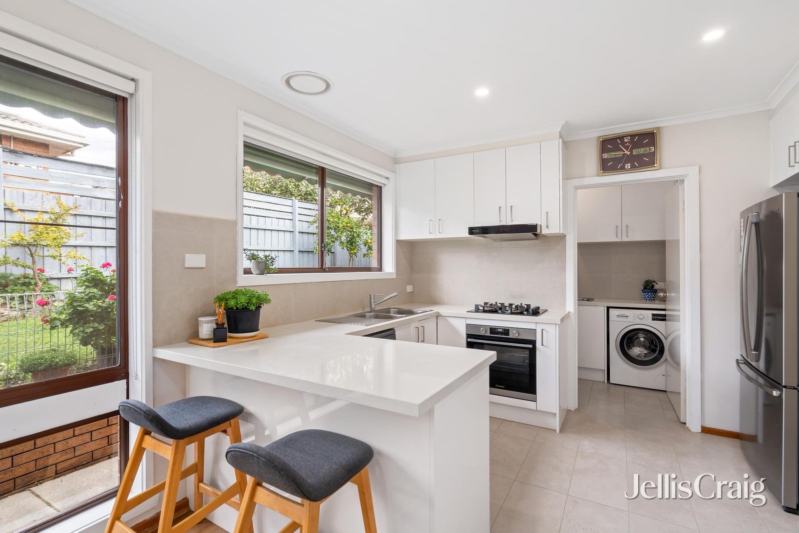 4/49 Hinkler Road, Glen&nbsp;Waverley image 2