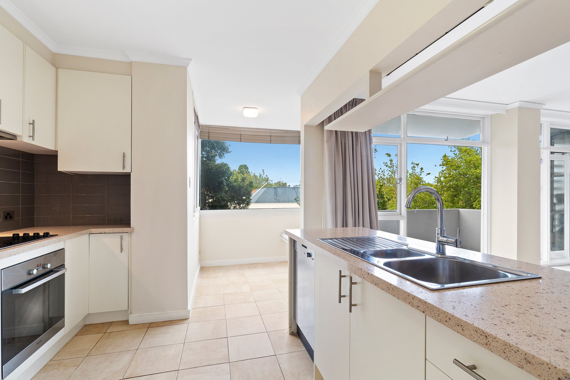 Property Gallery Thumbnail 7