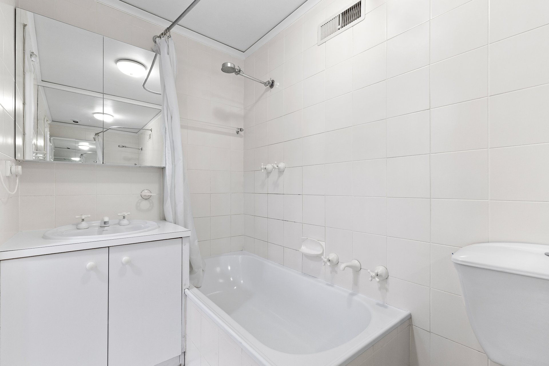 Property Gallery Thumbnail 9