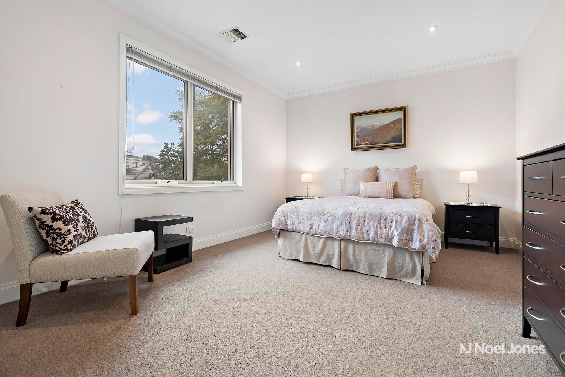 4/4A Collins Court, Balwyn image 7