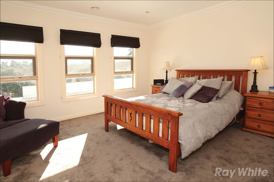 44B Pepperell Avenue, Glen Waverley image 6