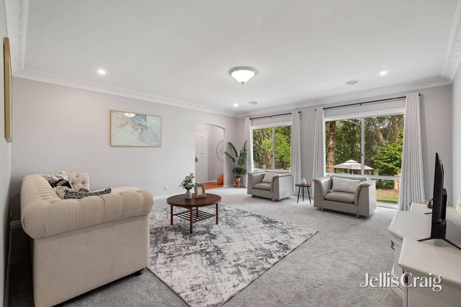 45-49 Moore Avenue, Montrose image 2