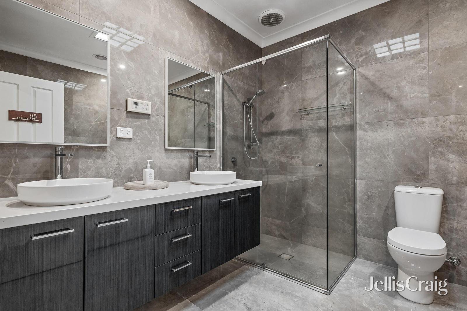 45-49 Moore Avenue, Montrose image 8