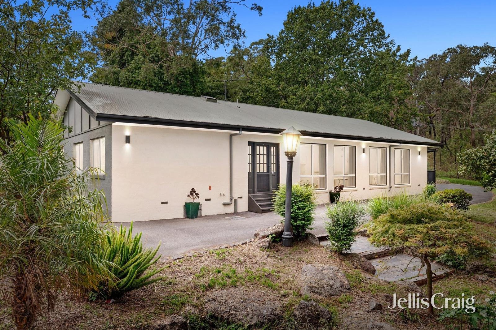 45-49 Moore Avenue, Montrose image 11