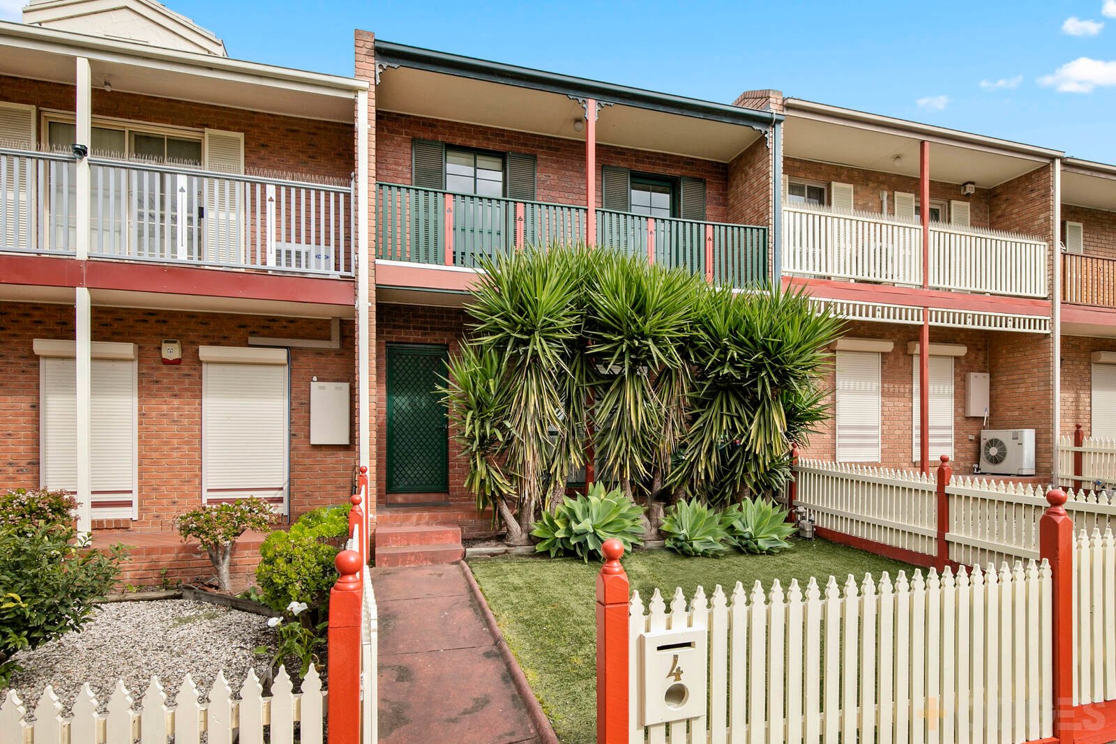 4 / 5-7 Ballarat Road, Footscray, VIC, 3011
