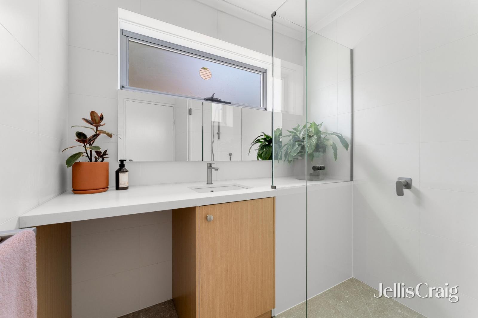 4/5 Allard Street, Brunswick West image 4