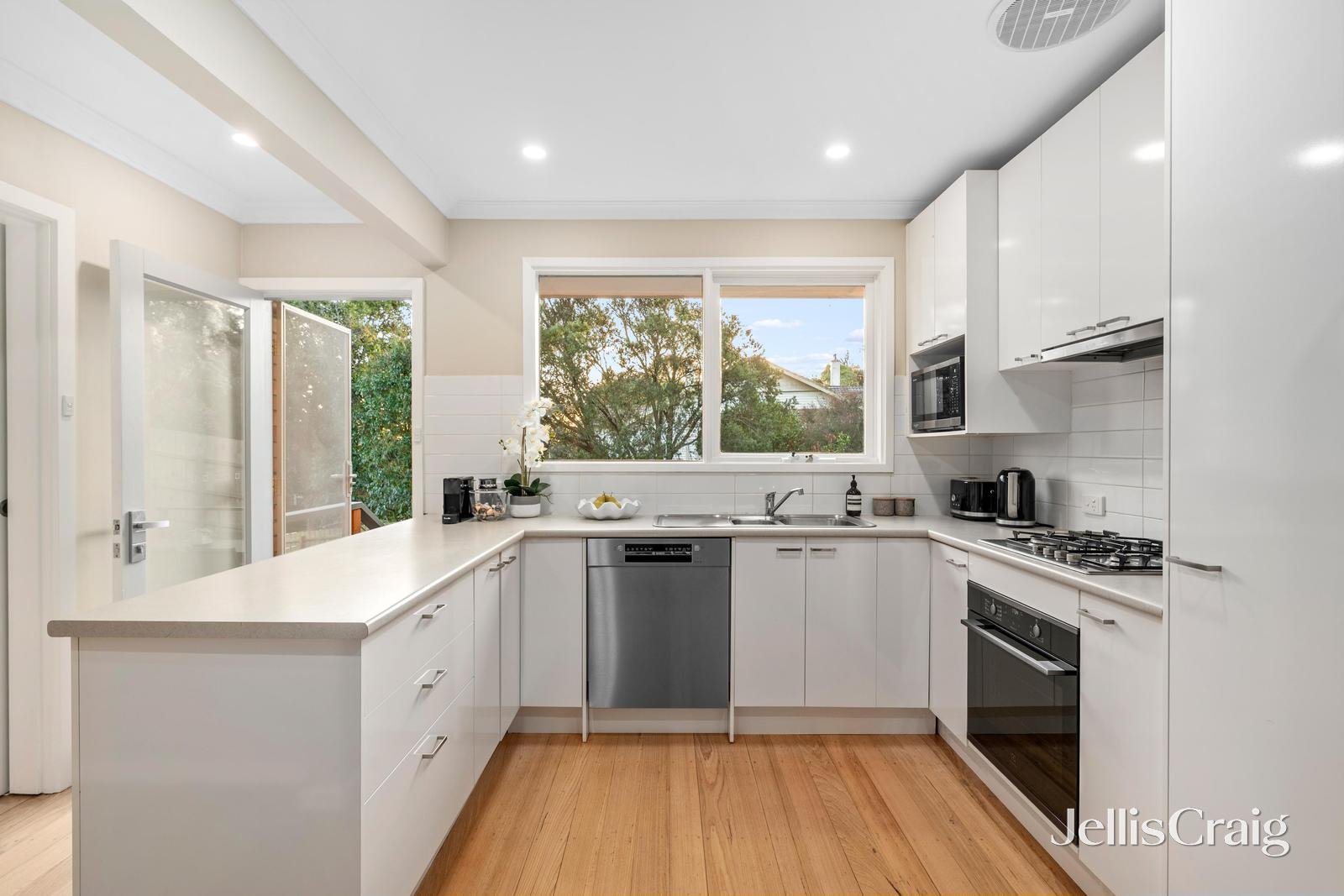 45 Alvena Crescent, Heathmont image 5