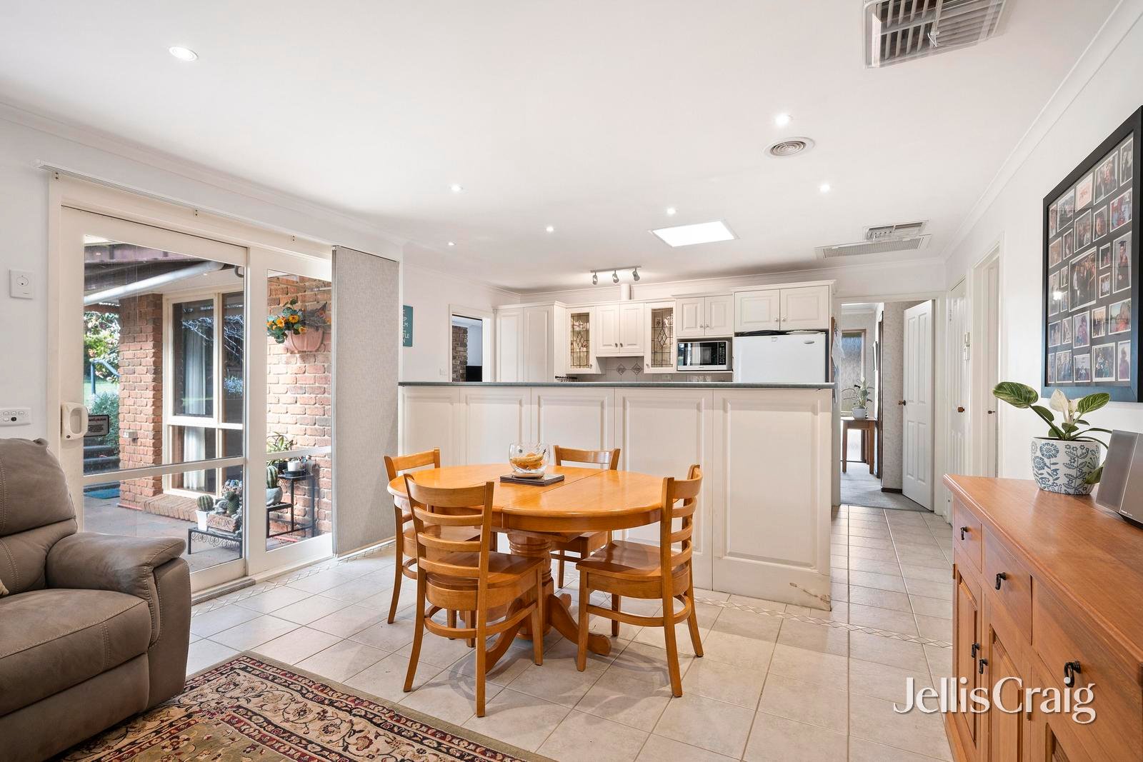 45 Barker Drive, Mooroolbark image 4