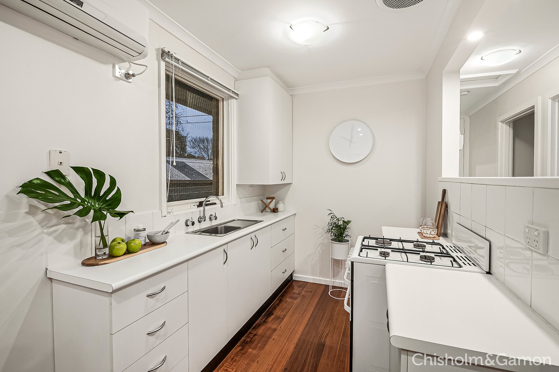 4/5 Bourke Street, Mentone image 5