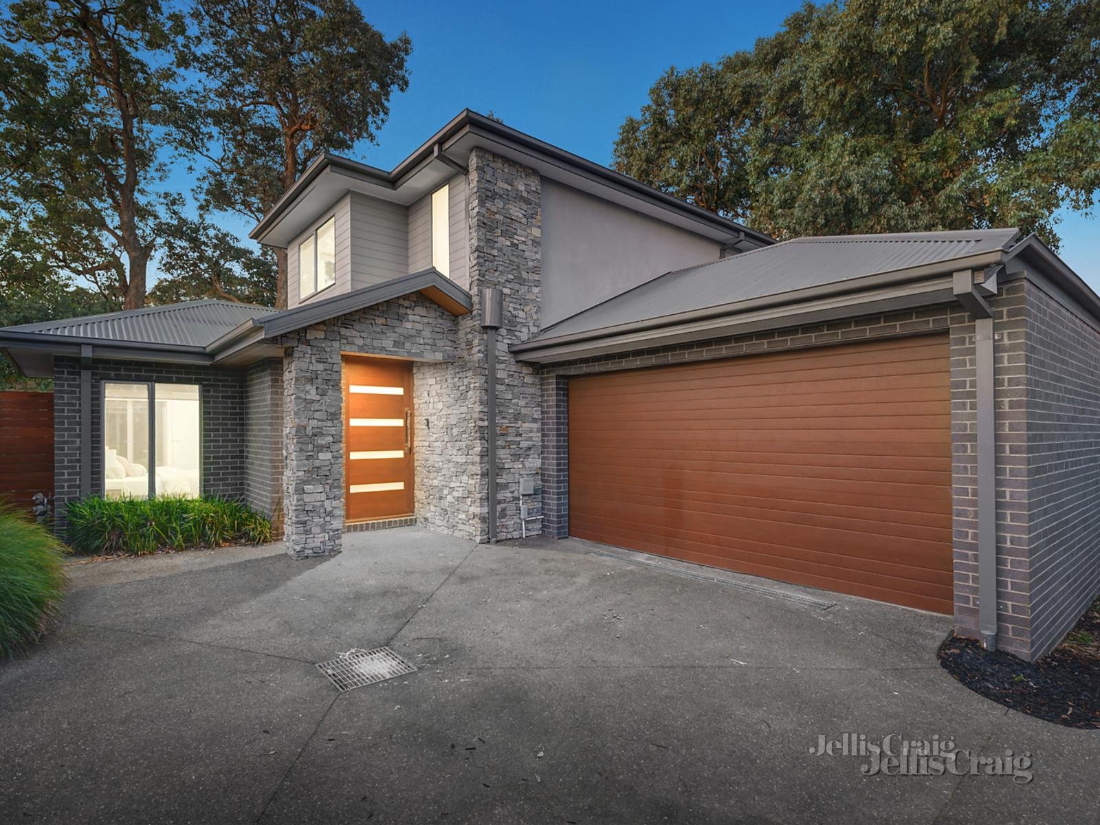 4/5 Campbell Road, Briar Hill image 1