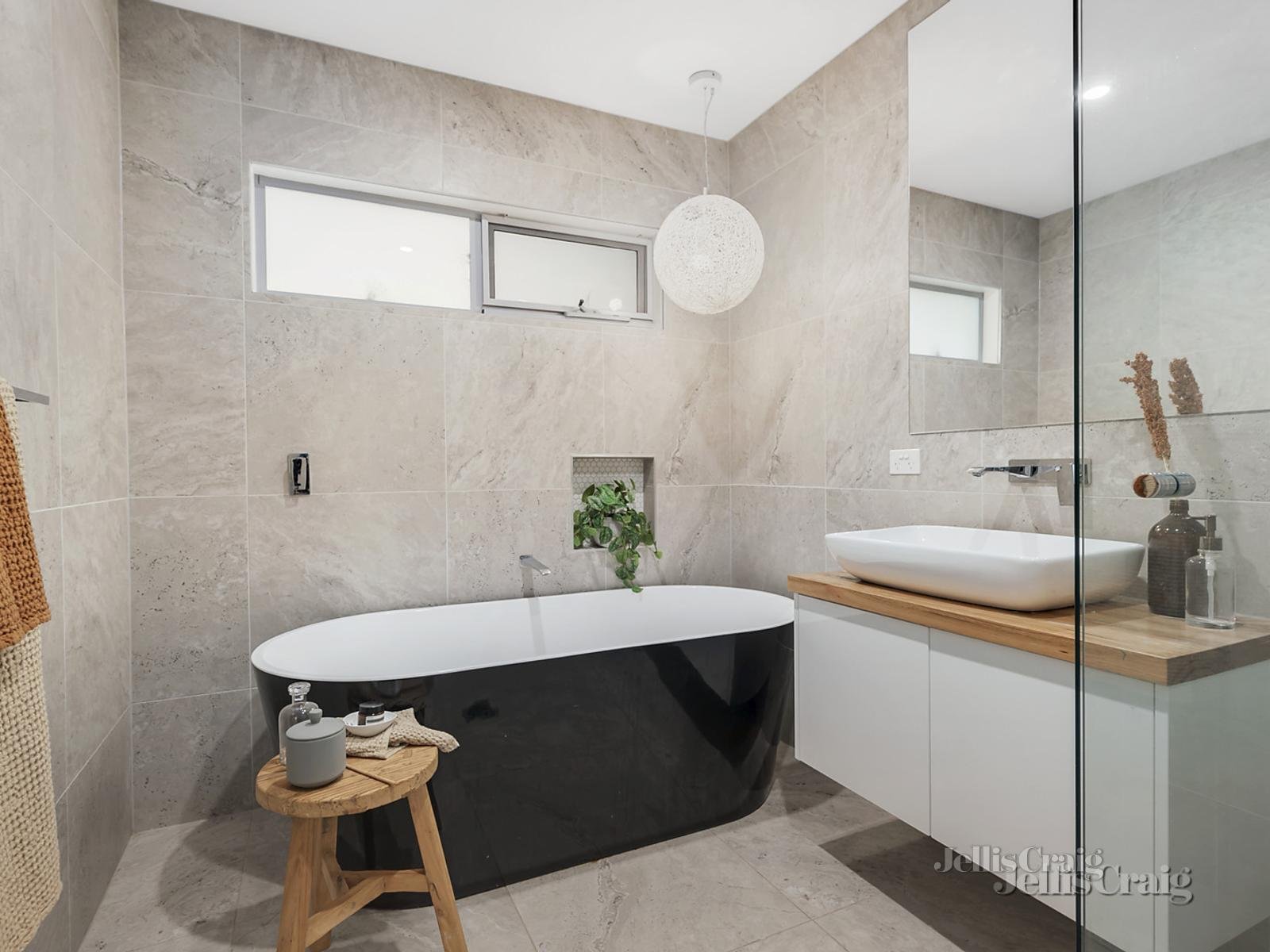 4/5 Campbell Road, Briar Hill image 9