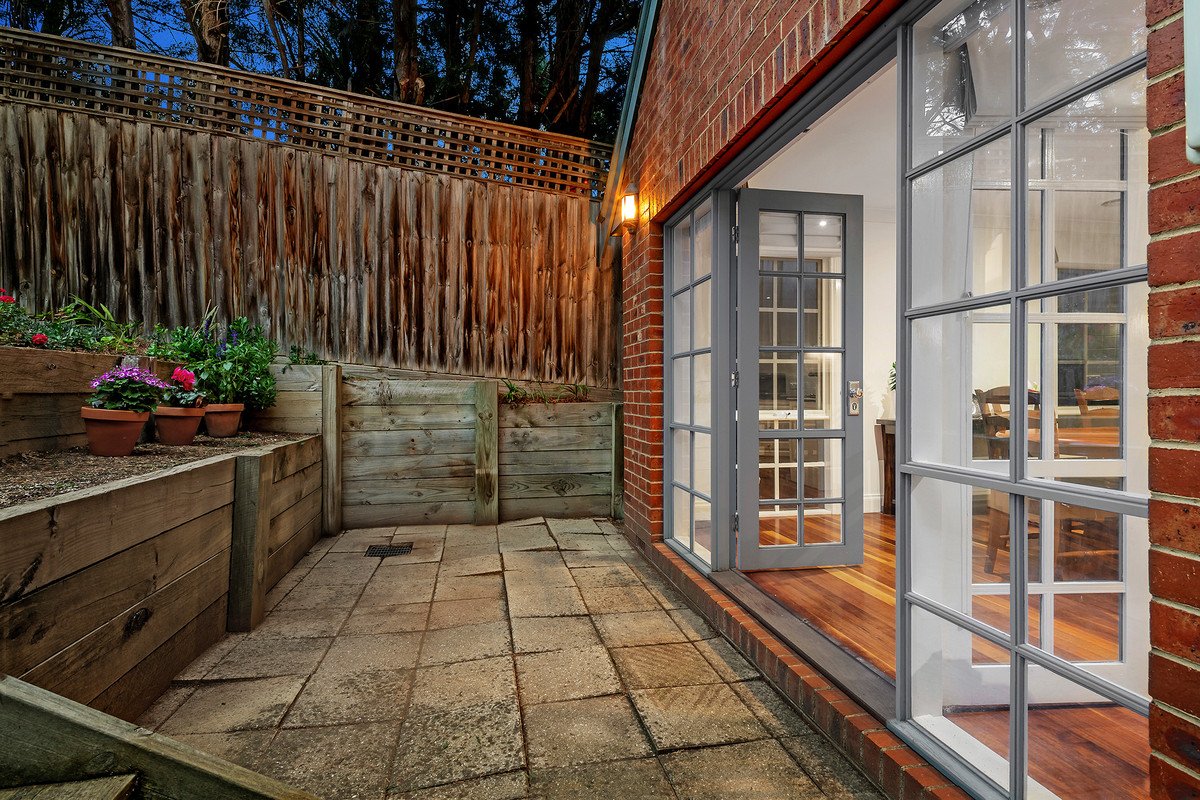 4/5 Caravan Street, Balwyn image 10