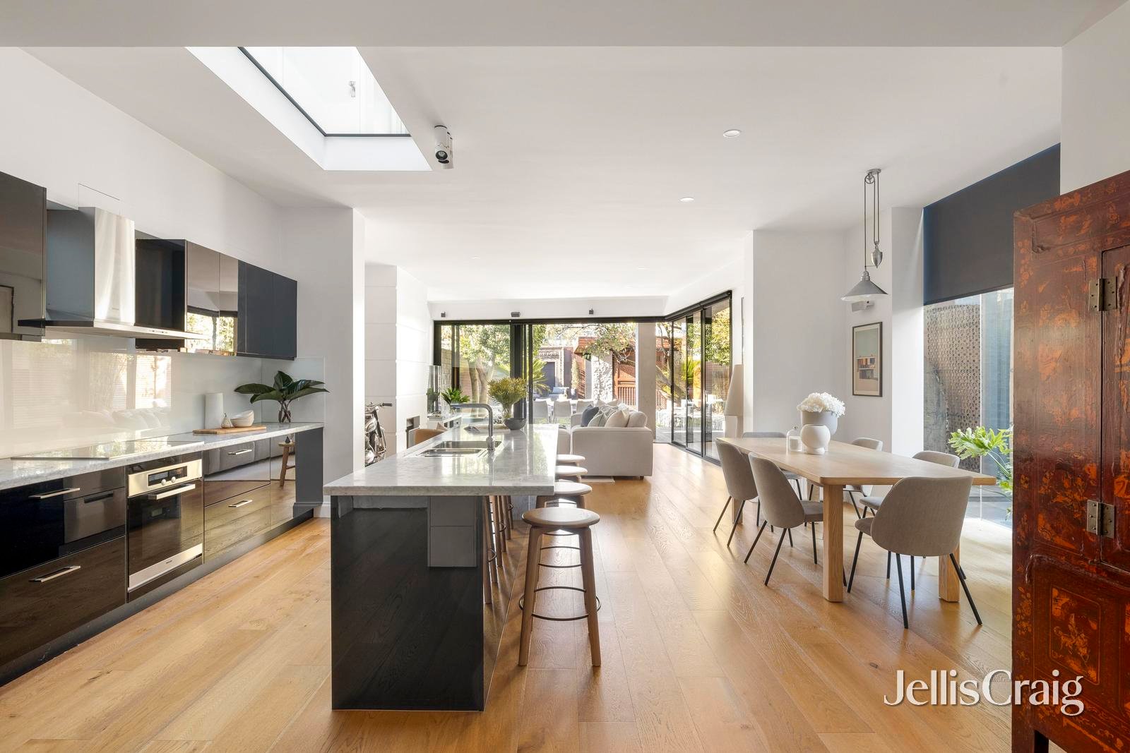 45 Cardigan Place, Albert Park image 3