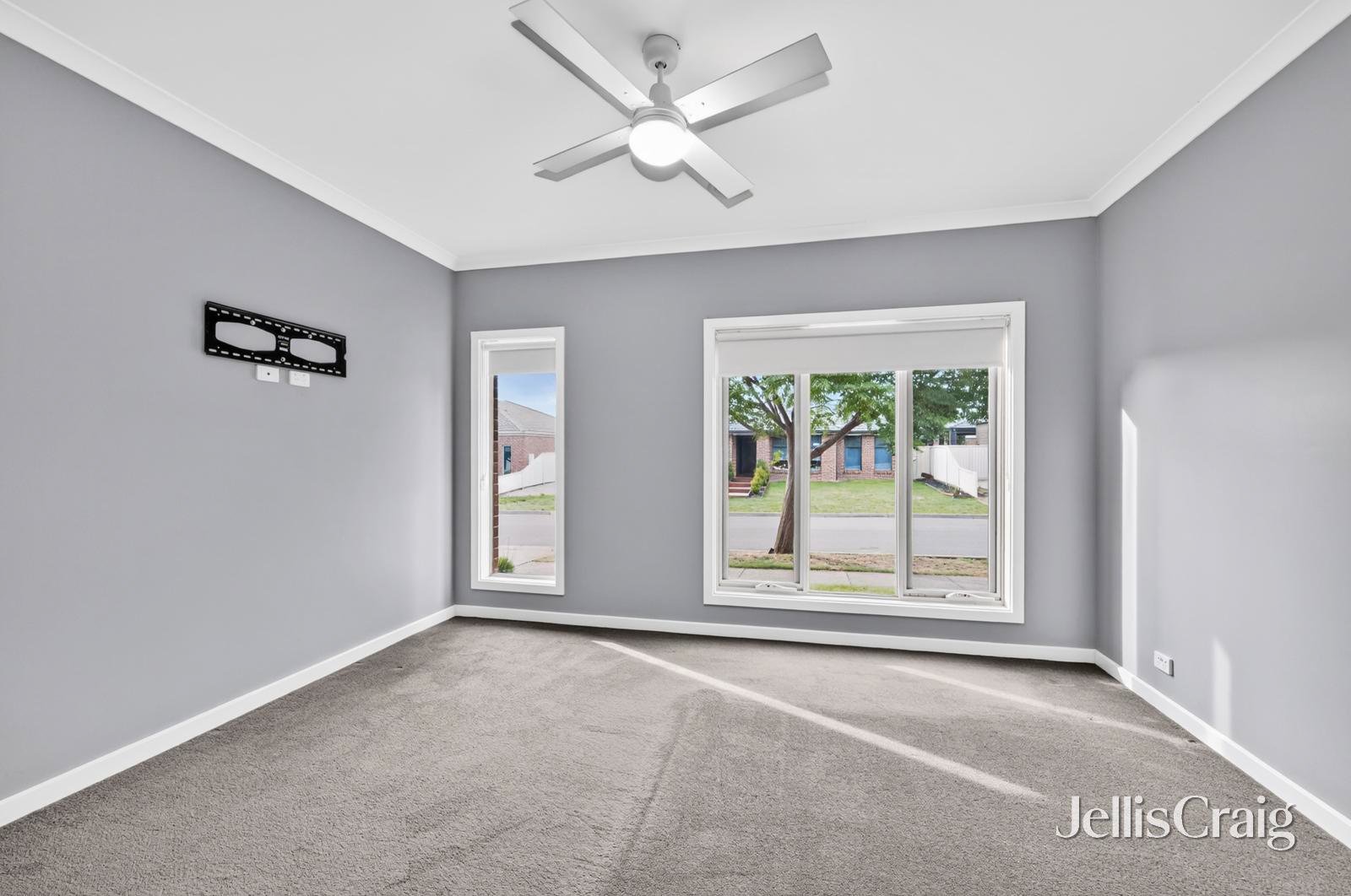 45 Chifley Drive, Delacombe image 3