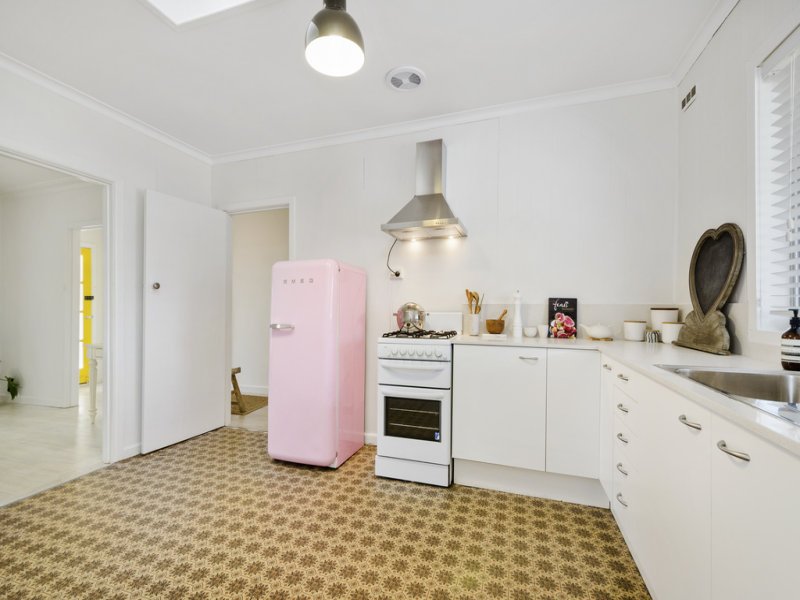 45 Clematis Avenue, Altona North image 4