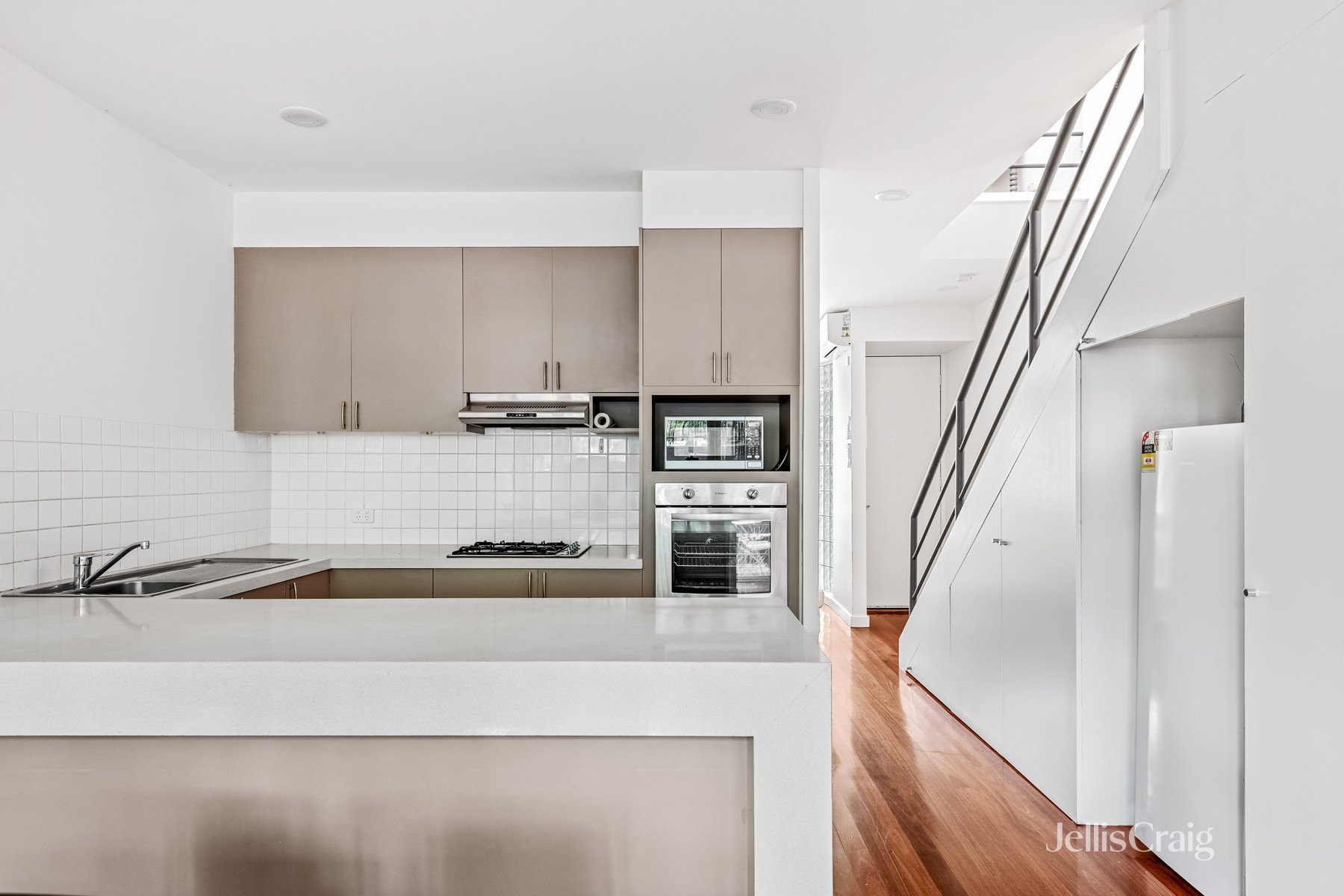 45 Courtney Street, North&nbsp;Melbourne image 4