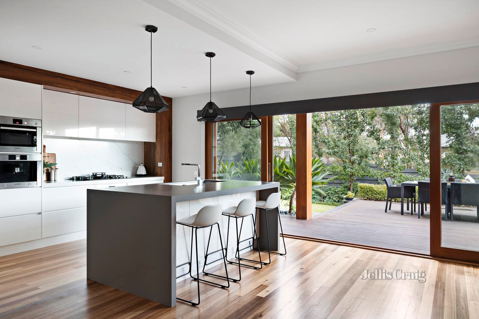 4/5 Doon Court, Briar Hill image 9