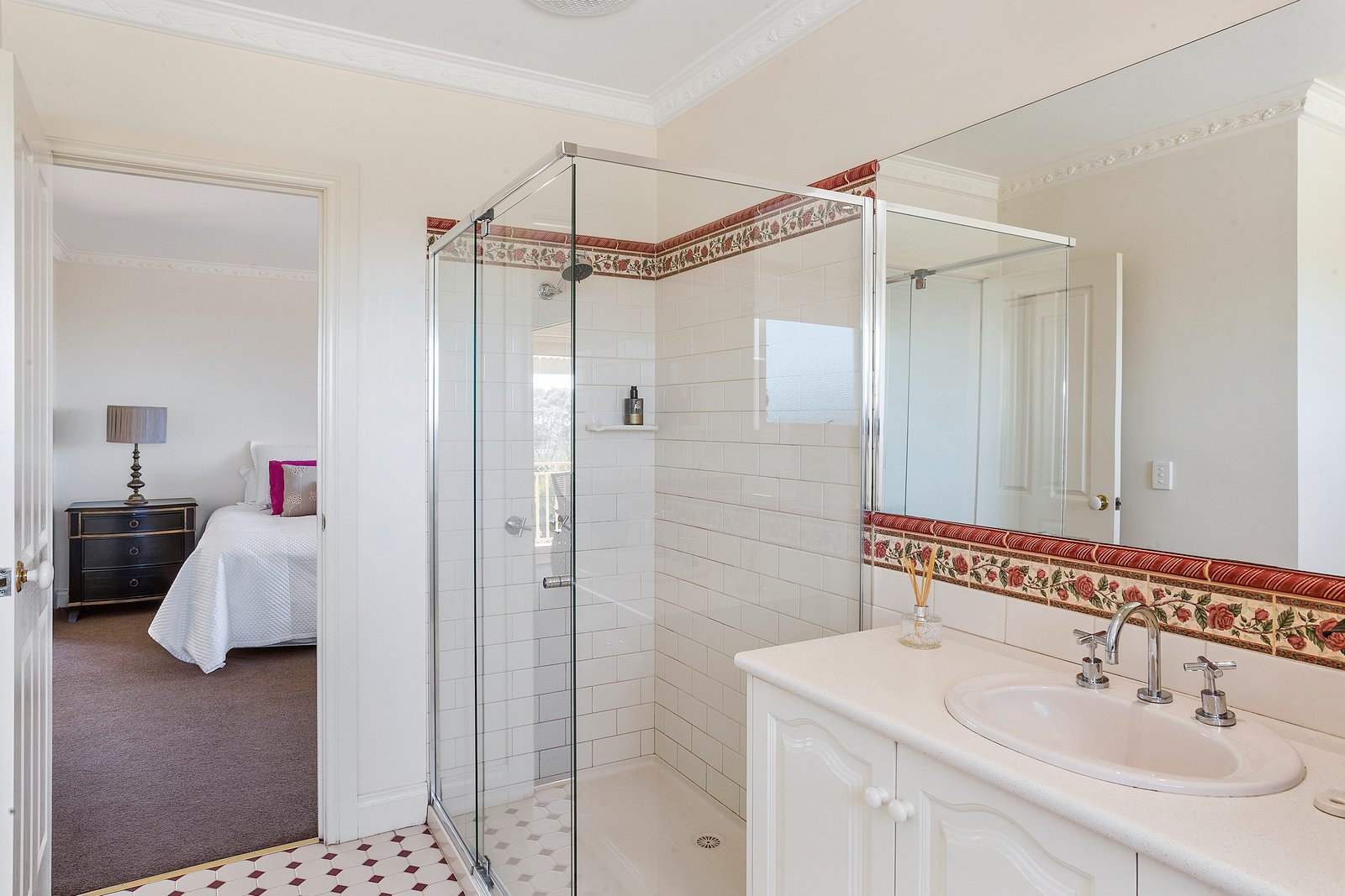 Property Gallery Thumbnail 16