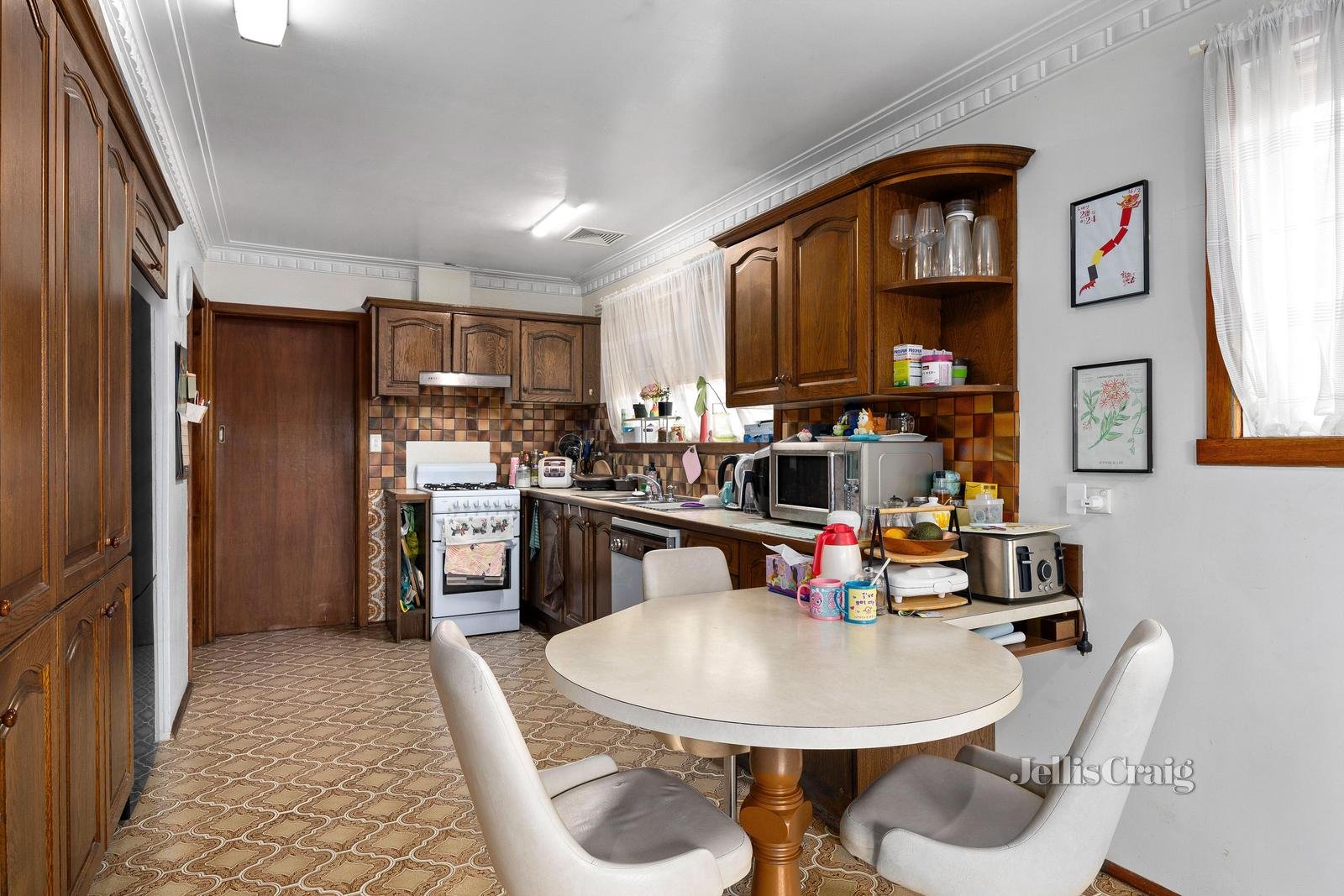 45 Essex Road, Mount Waverley image 3