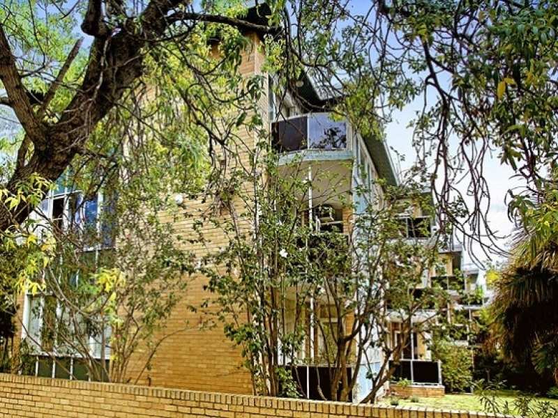 4/5 Herbert Street, St Kilda image 2