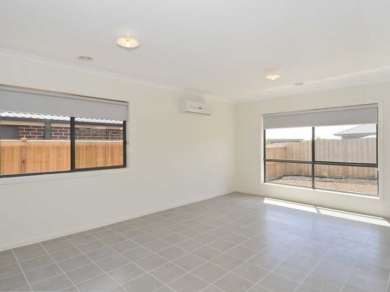 45 Hillclimb Drive, Leopold image 3
