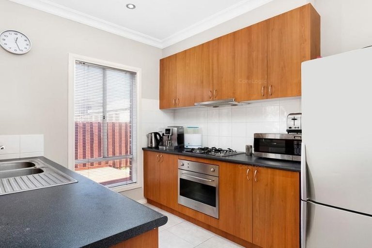 4/5 Hosken Street, Altona Meadows image 3
