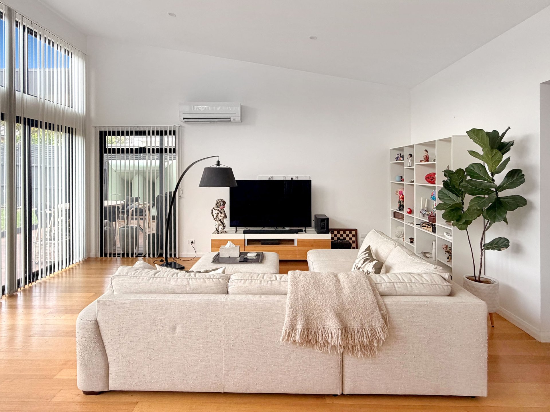 45 Iona Avenue, Belmont image 2