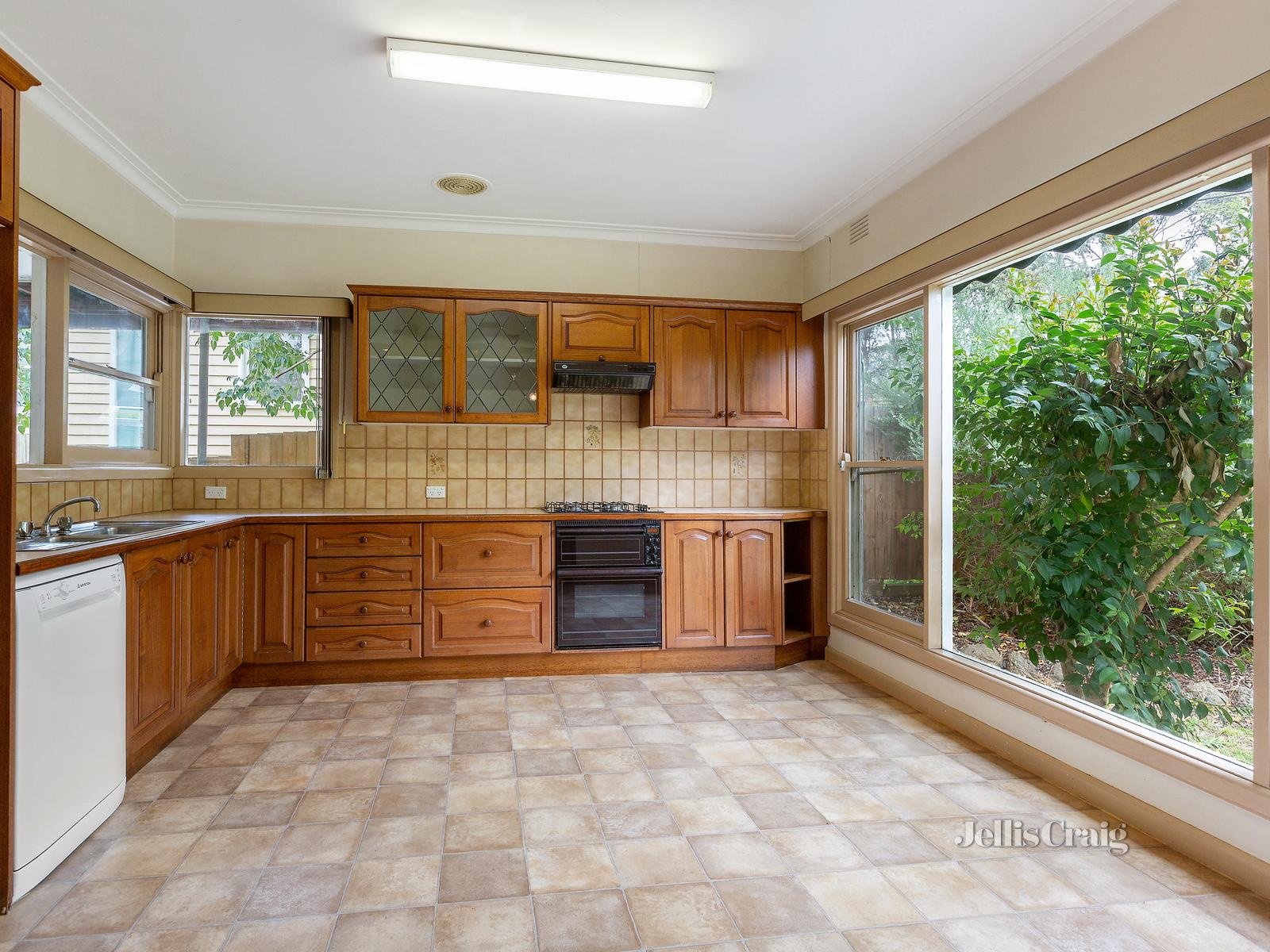 45 Lorimer Street, Greensborough image 2