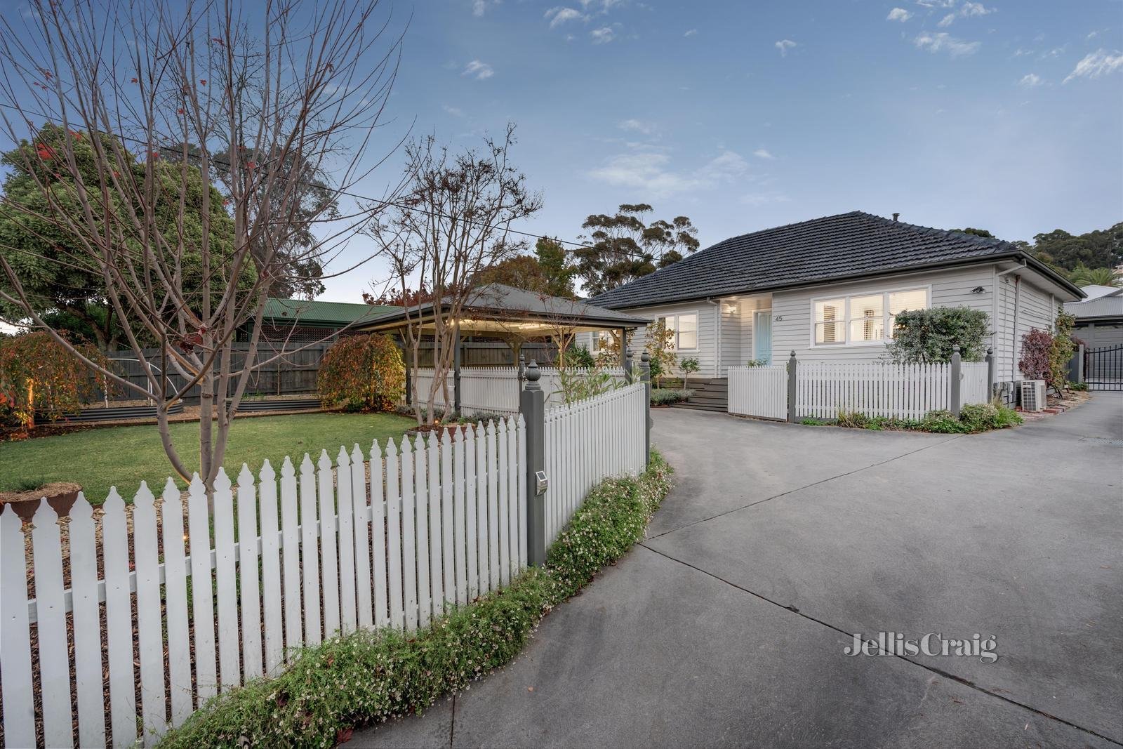 45 Lyons Road, Croydon North image 2