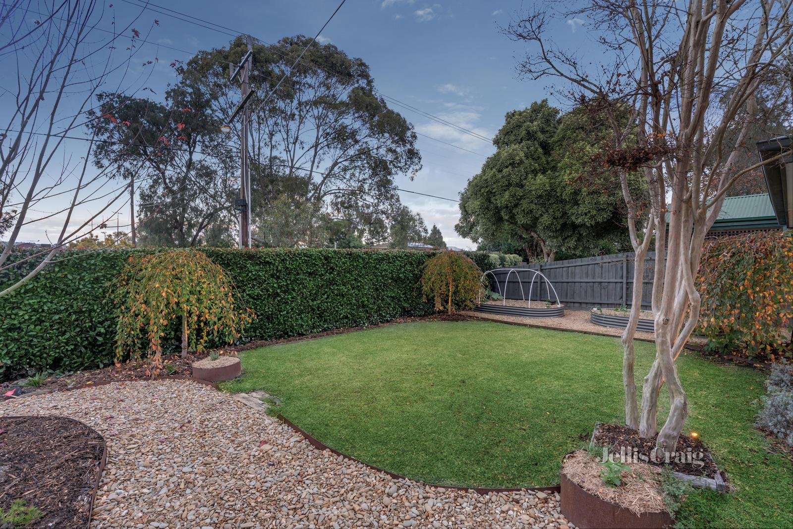 45 Lyons Road, Croydon North image 15