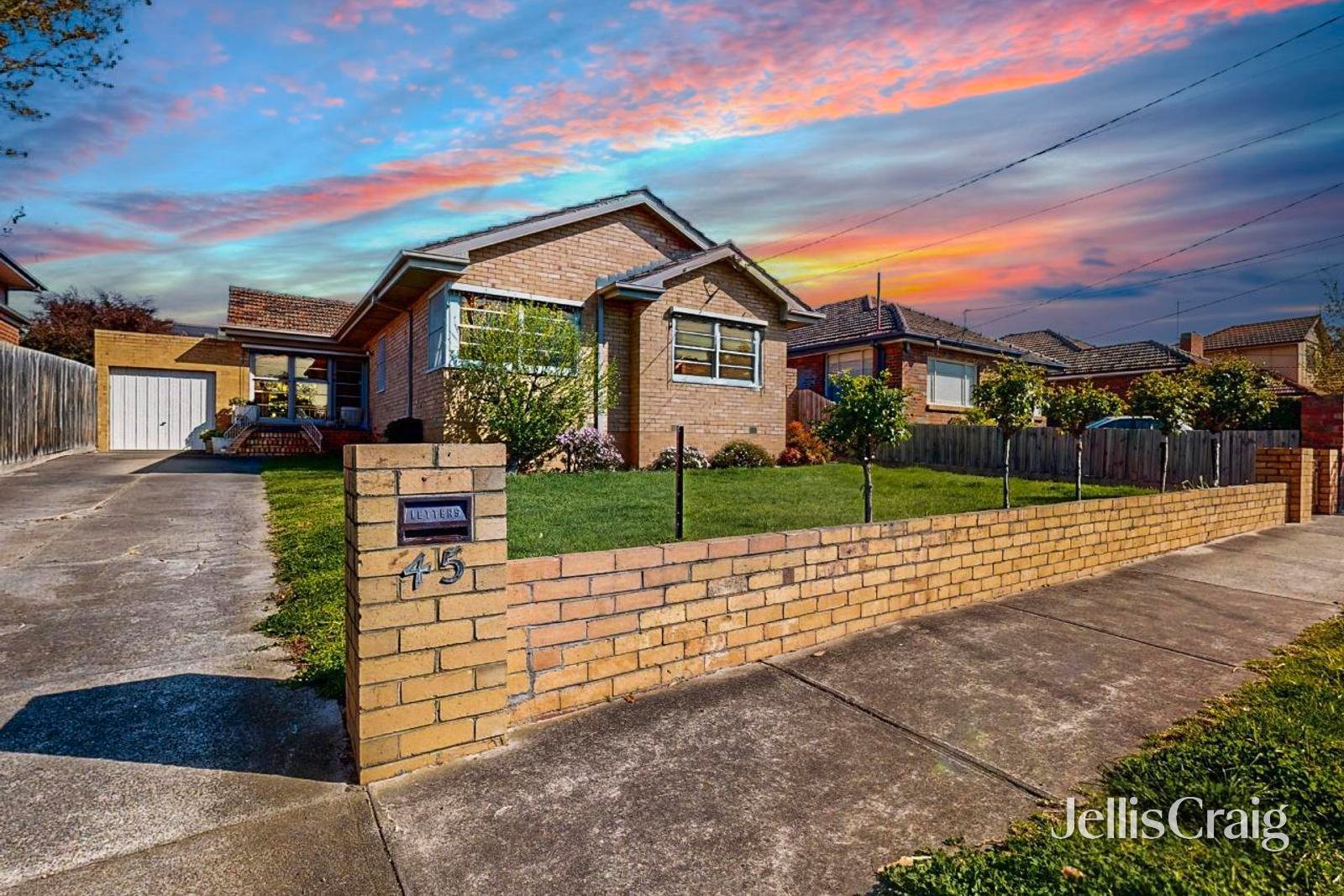 45 McCarron Parade, Essendon image 1