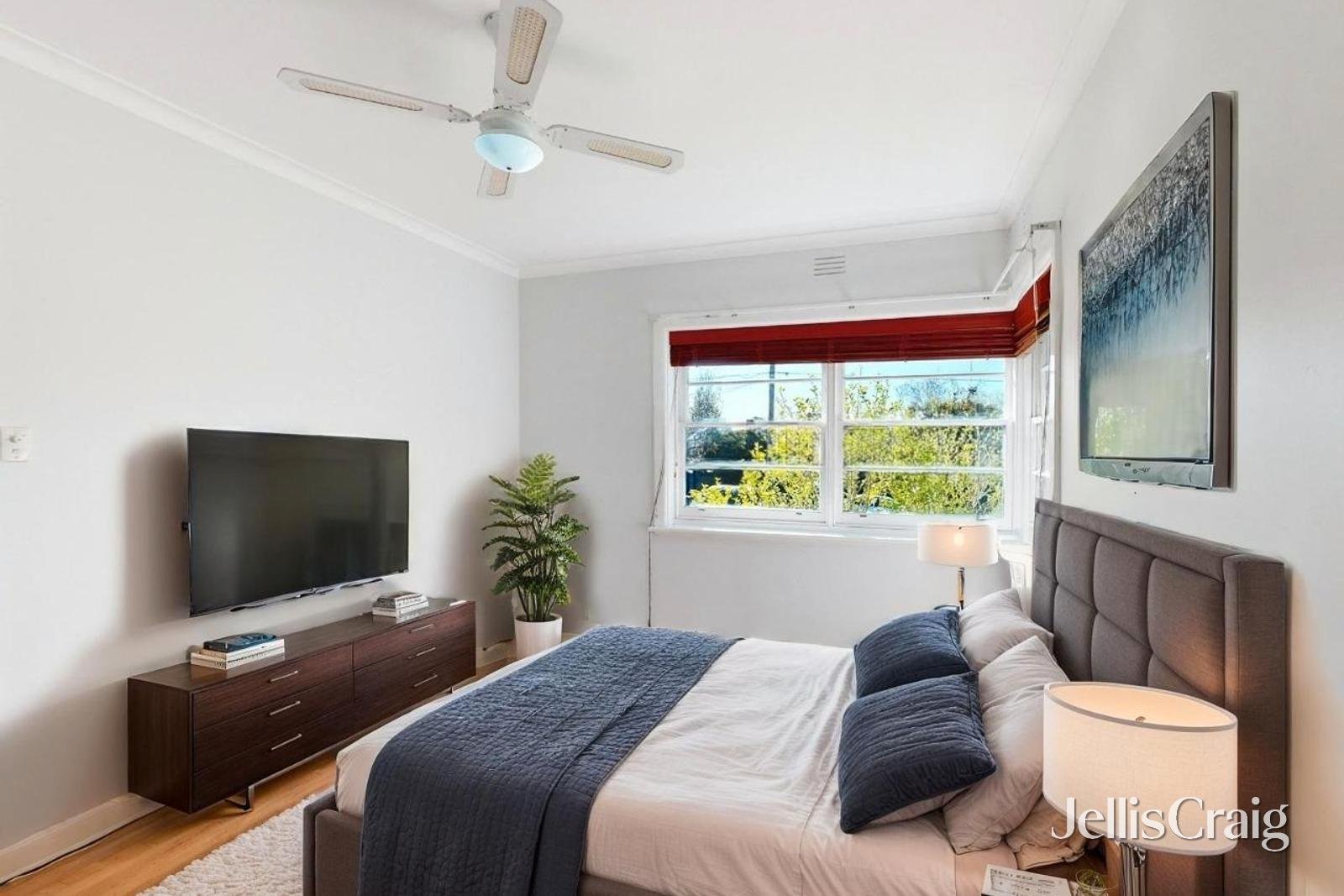 45 McCarron Parade, Essendon image 8