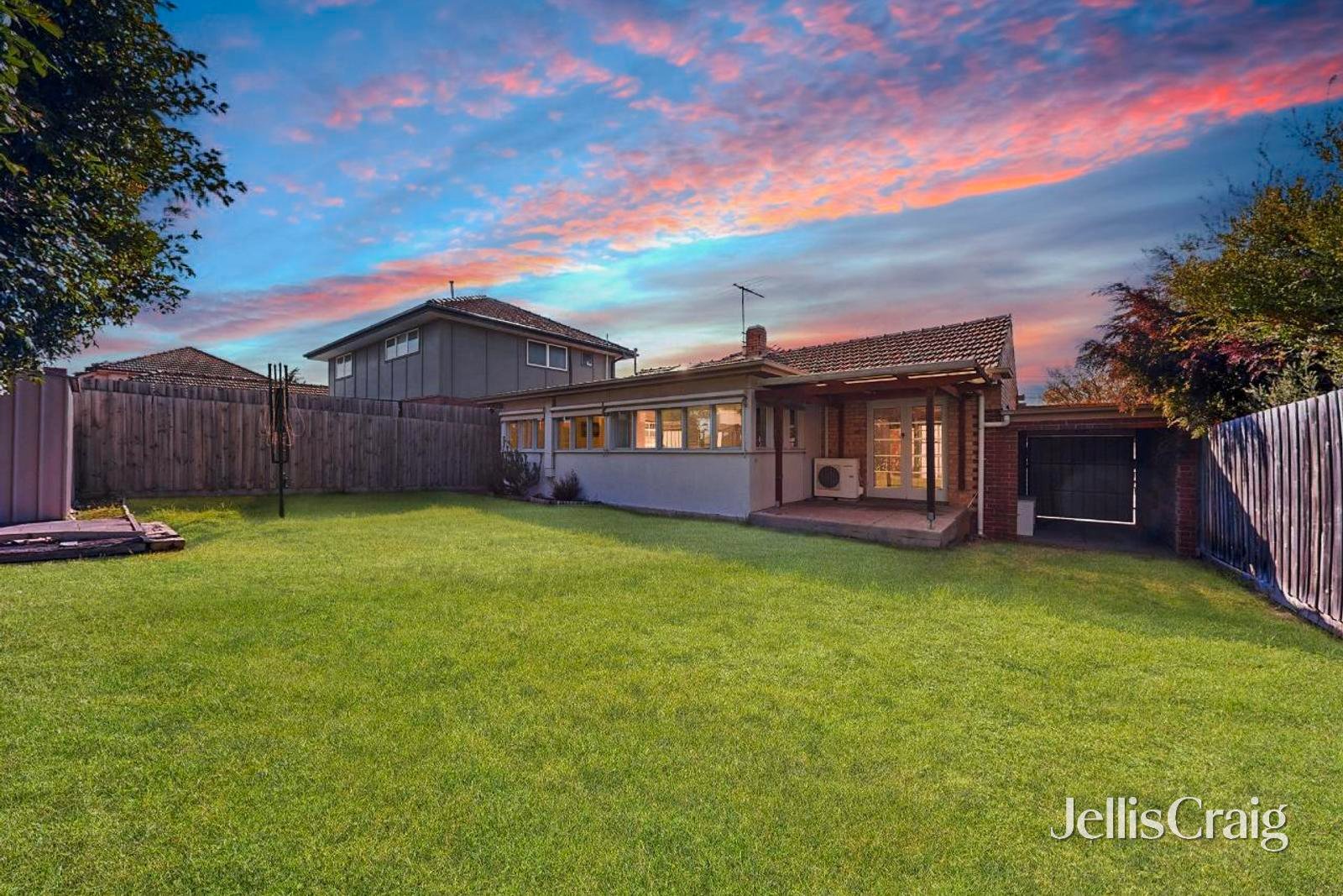 45 McCarron Parade, Essendon image 12