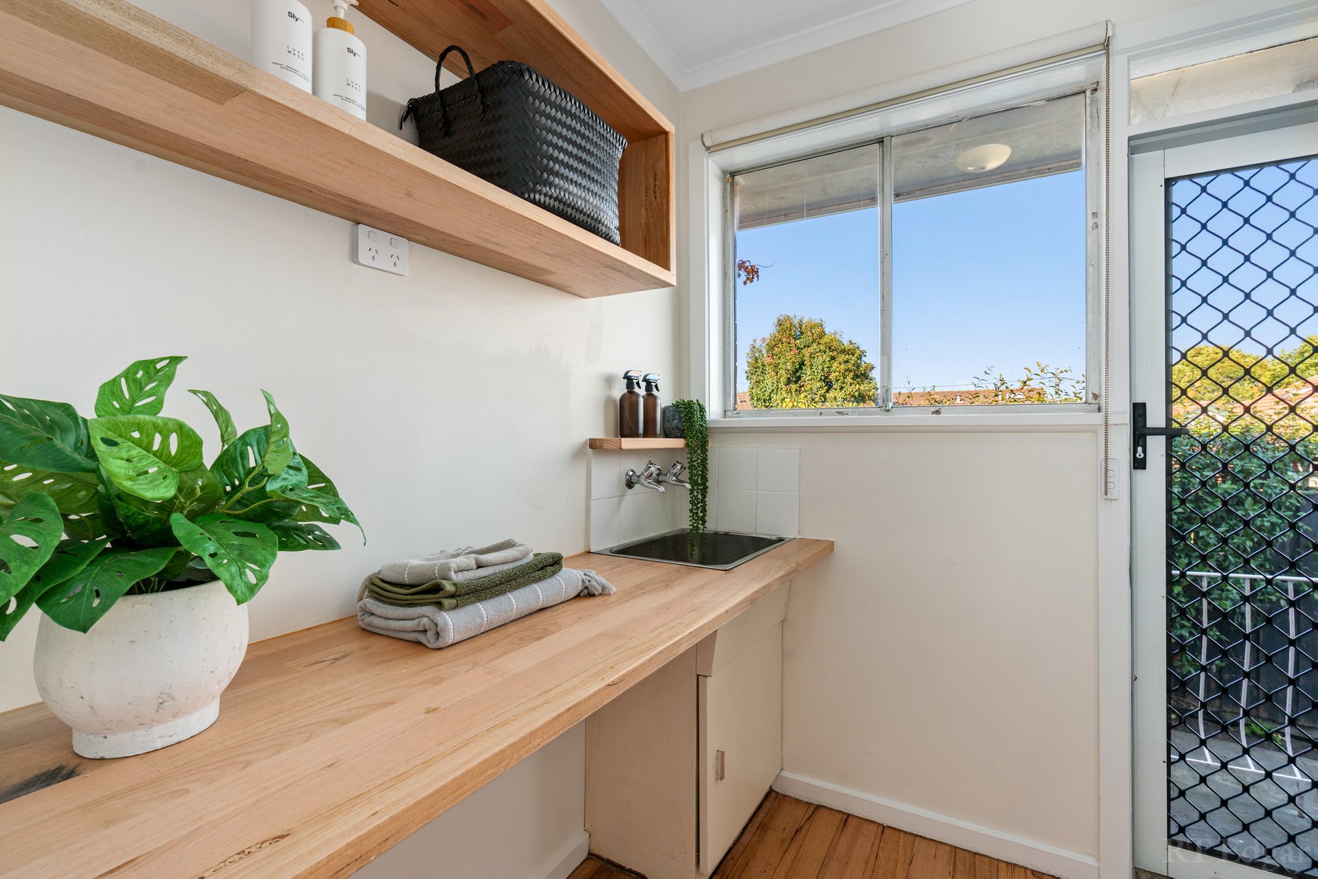 Property Gallery Thumbnail 6
