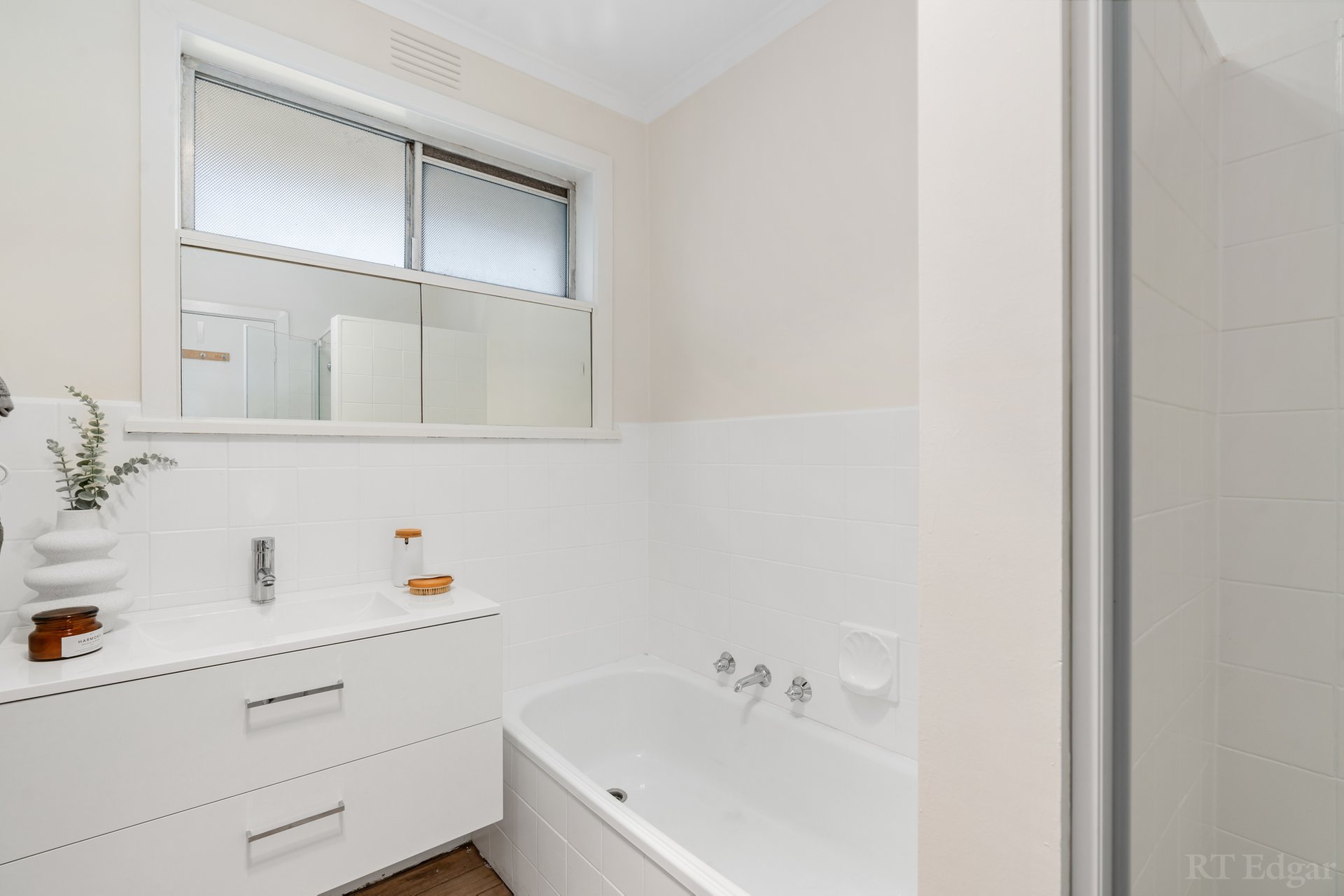 Property Gallery Thumbnail 8