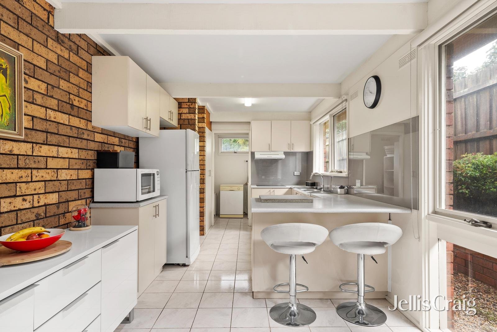 45 Meadowlark Lane, Mooroolbark image 2