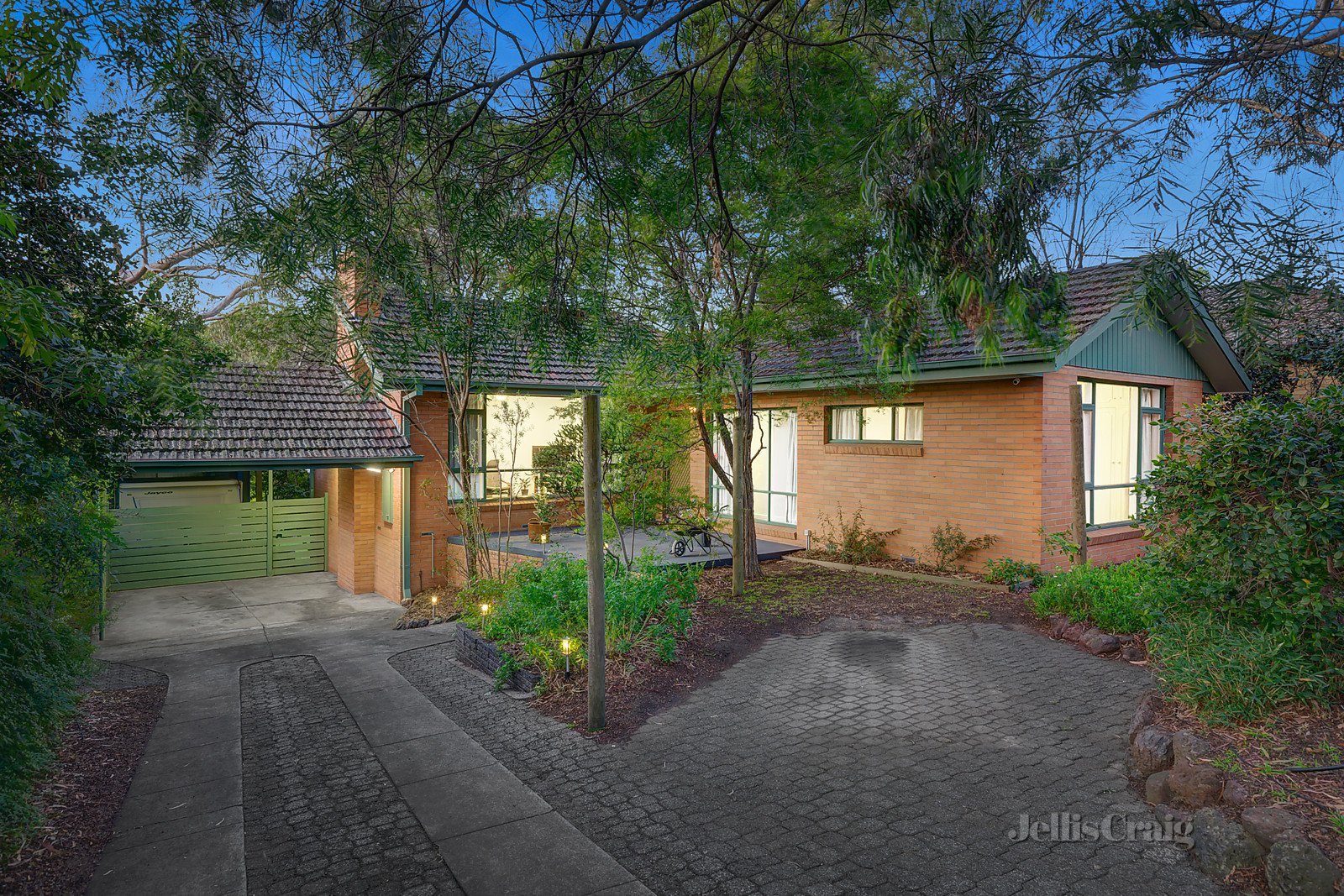 45 Orient Avenue, Mitcham image 1