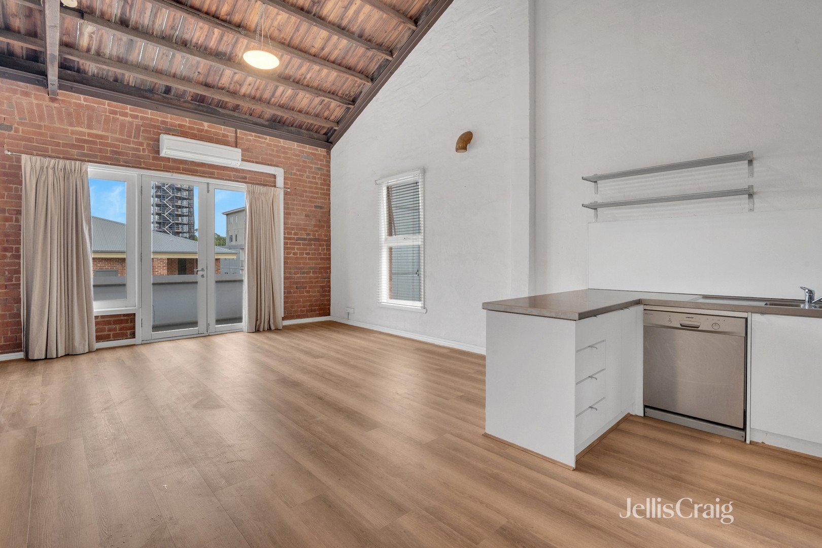 4/5 Pottery Court, Brunswick image 3