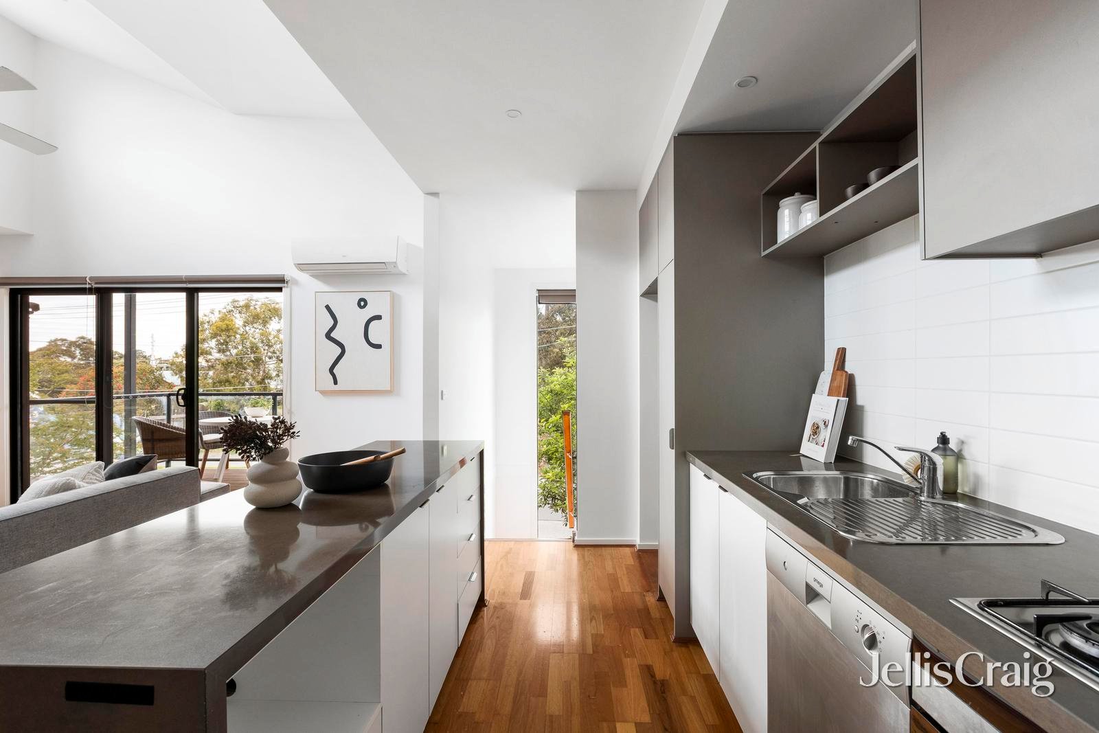 45 Roberts Street, Brunswick East image 8