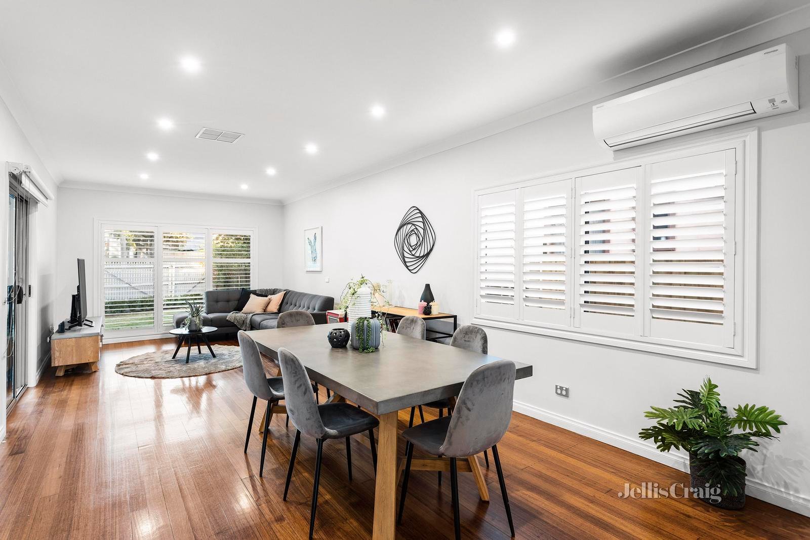 45 Scott Grove, Kingsbury image 2