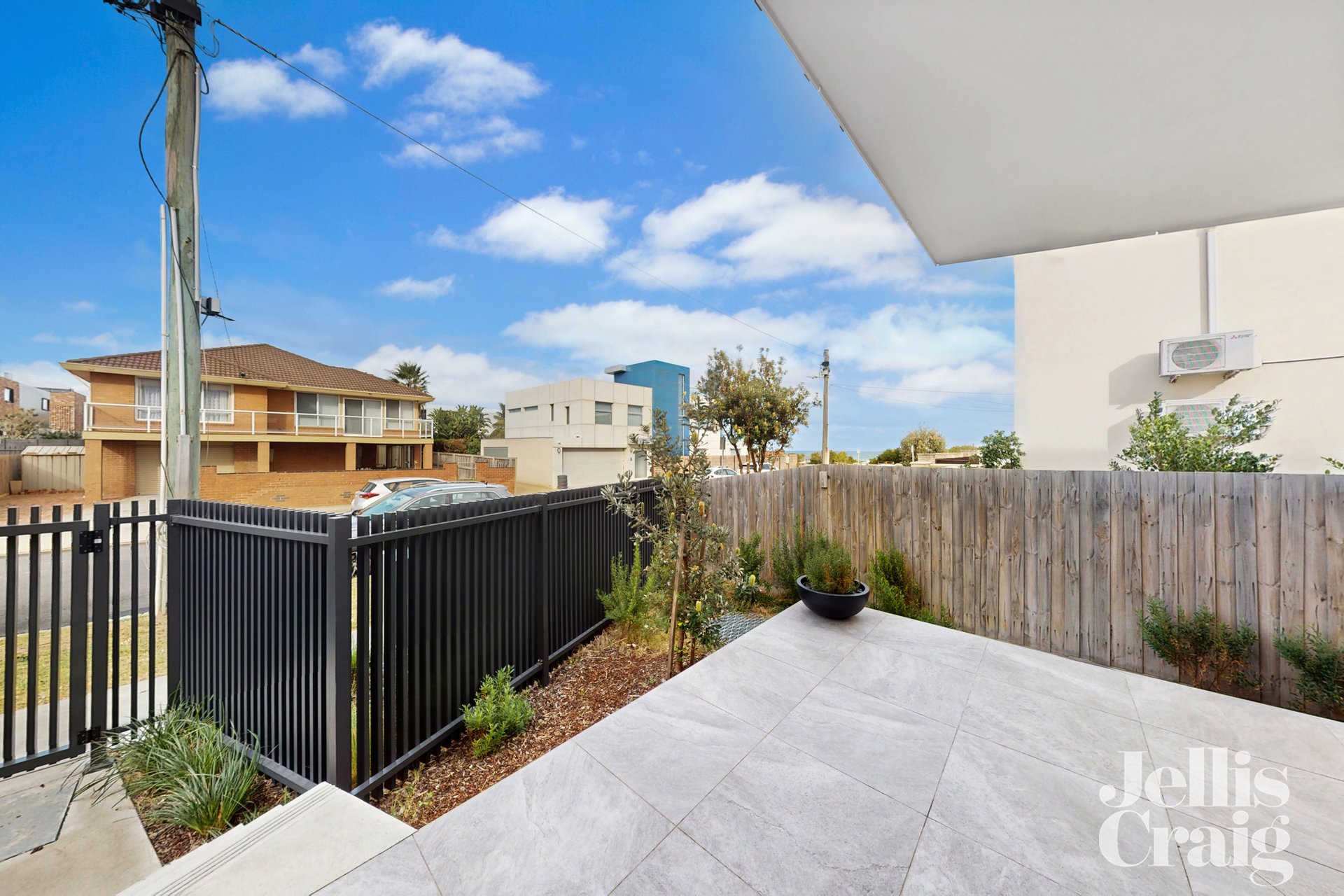 4/5 Taylor Avenue, Aspendale image 3