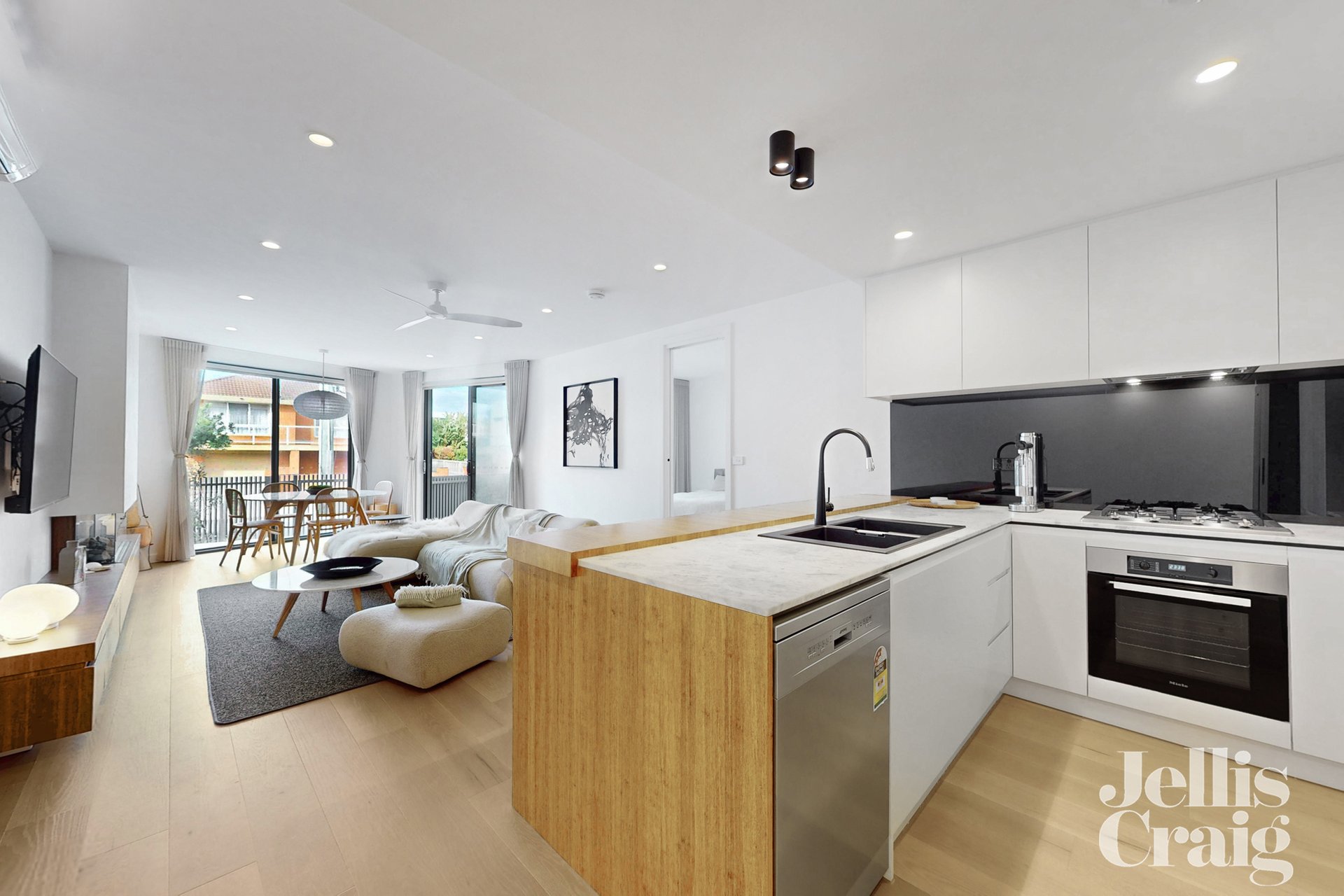 4/5 Taylor Avenue, Aspendale image 4