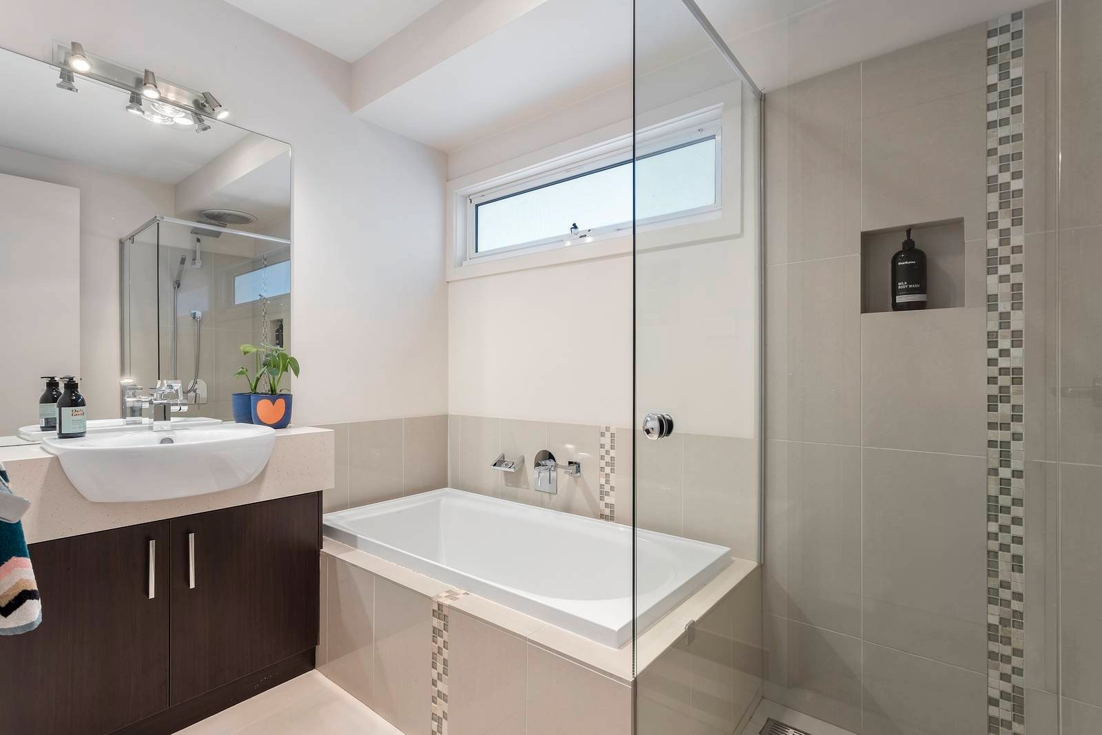 Property Gallery Thumbnail 8