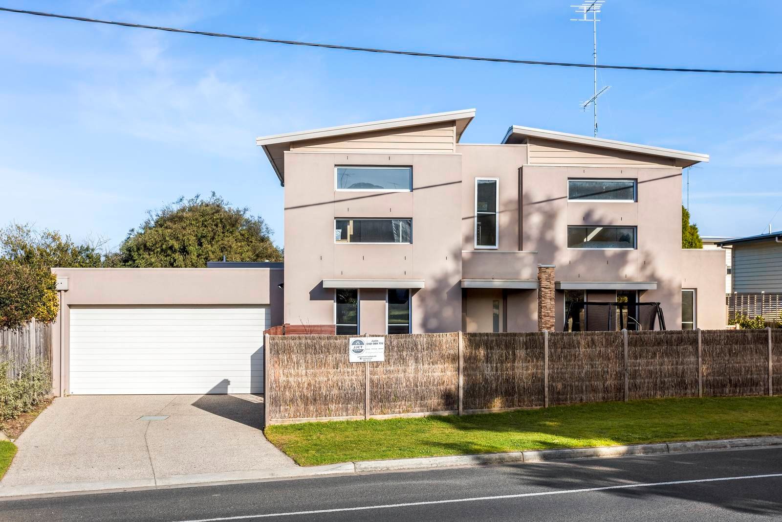 Property Gallery Thumbnail 12